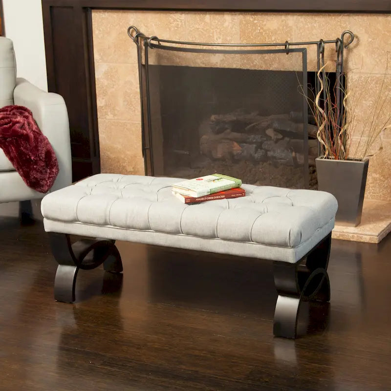 Stoffbezogene Ottoman-Sitzbank mit Beinen aus Birkenholz 104 cm L x 44 cm B x 43 cm H