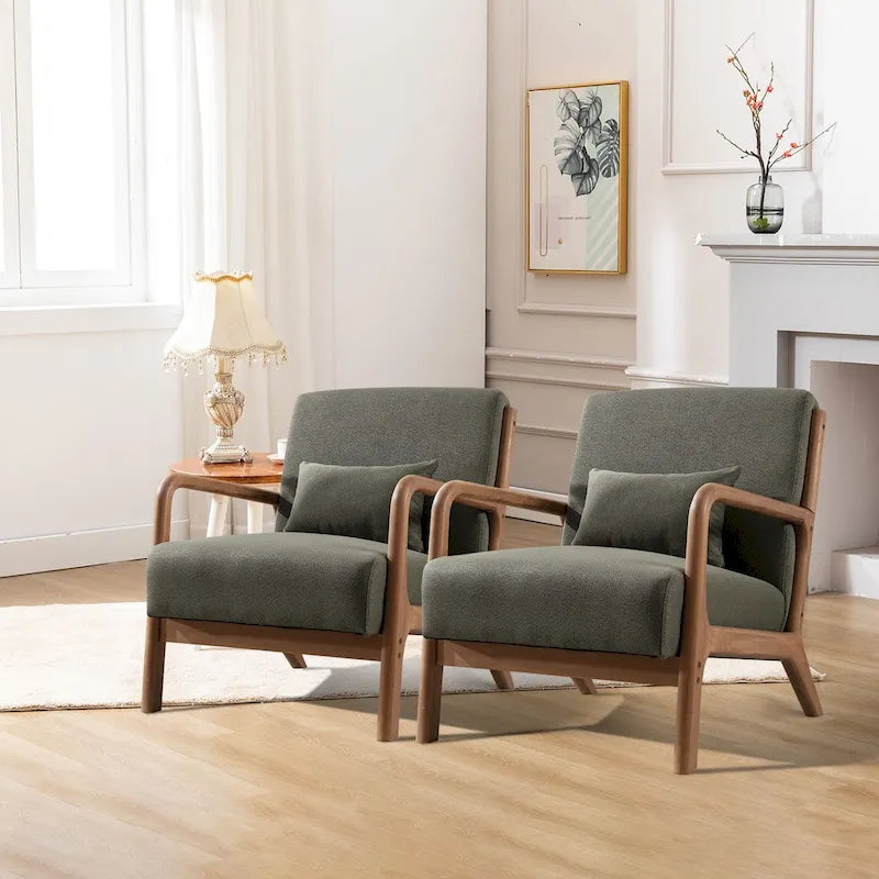 Akzentstuhl aus Massivholz und Korbgeflecht mit Lendenkissen 81 cm (T) x 66 cm (B) x 74 cm (H)