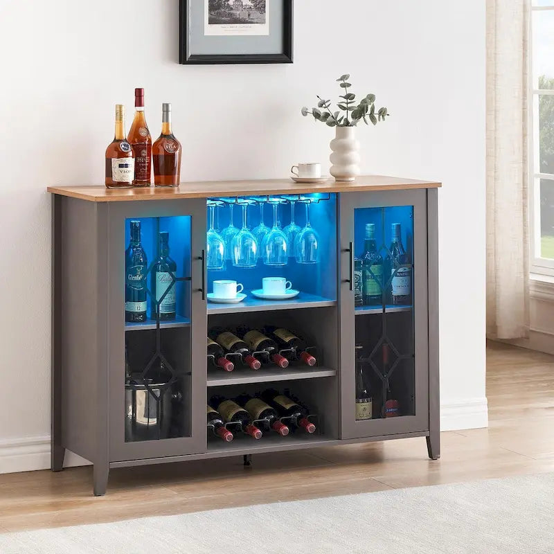 Getränkeschrank aus Spanplatte mit LED-Beleuchtung und Glastüren, 120 B x 40 T x 88 H cm